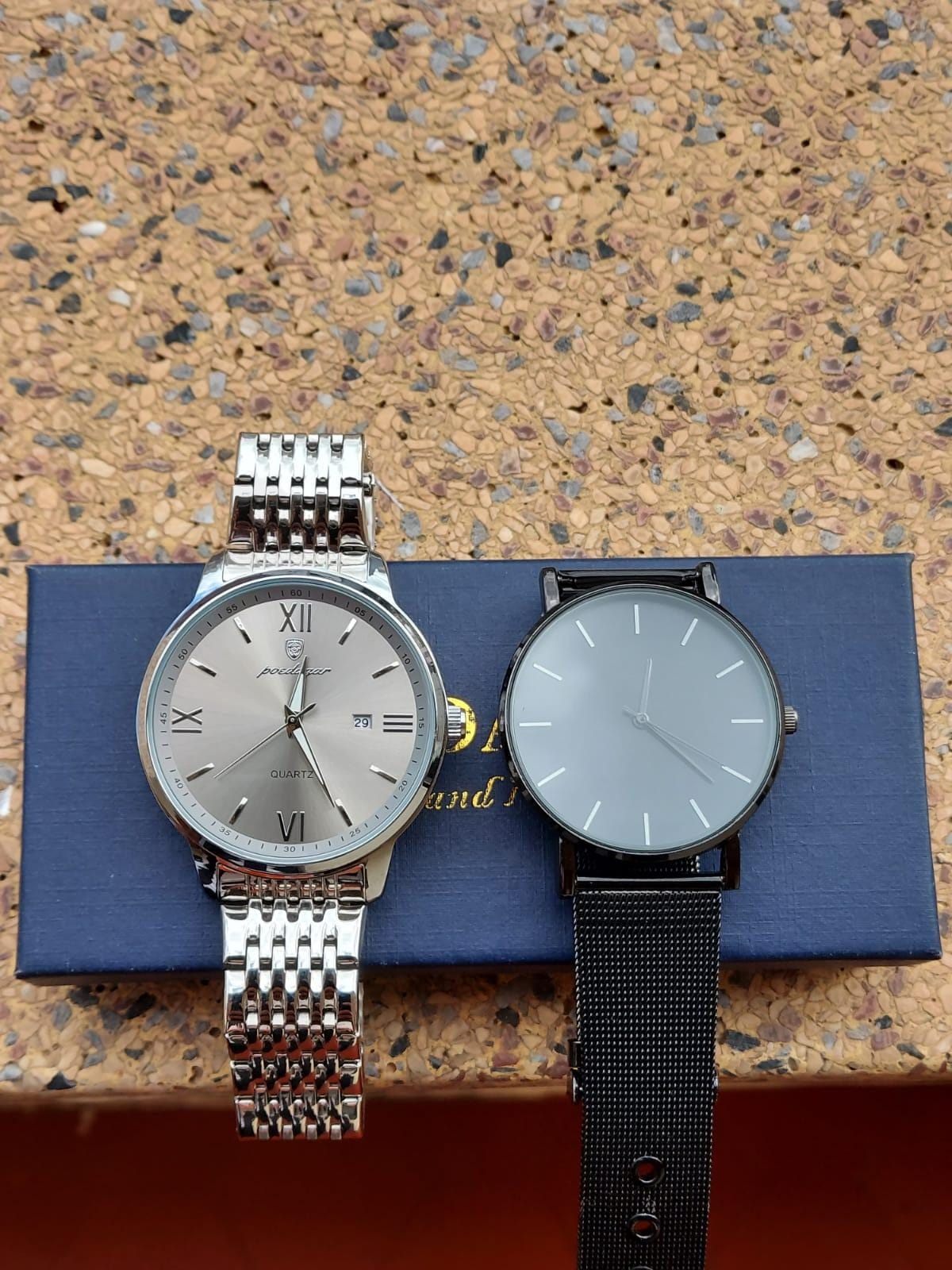 [Buy 1 get 2] Quartz watch and an All Black for free