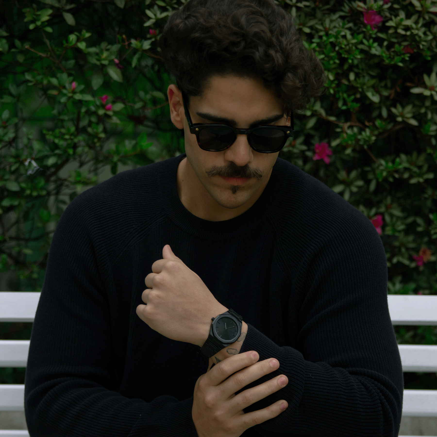 Litasmen Midnight Watch – Sleek Black Dial & Precision Quartz